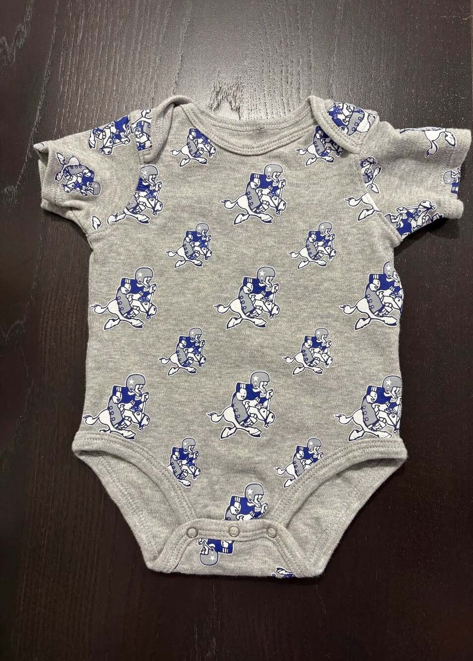 NFL Dallas Cowboys Infant Bodysuit Size 0/3M Grey